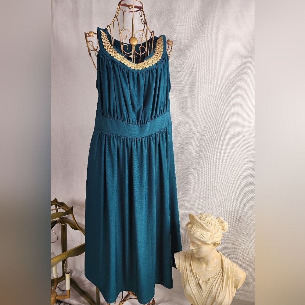 NWT Gold Tone Jewel  Neckline Flowy Spandex Blend Sandiva XL